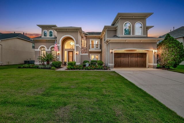  2814 S Cotswold Manor Dr, Kingwood, TX 77339