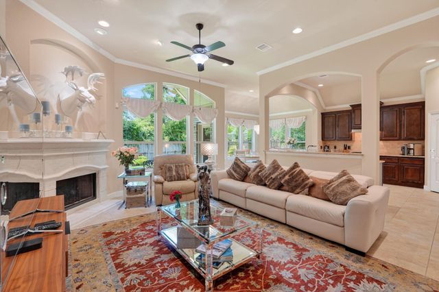  55 S Victoriana Cir, Spring, TX 77389