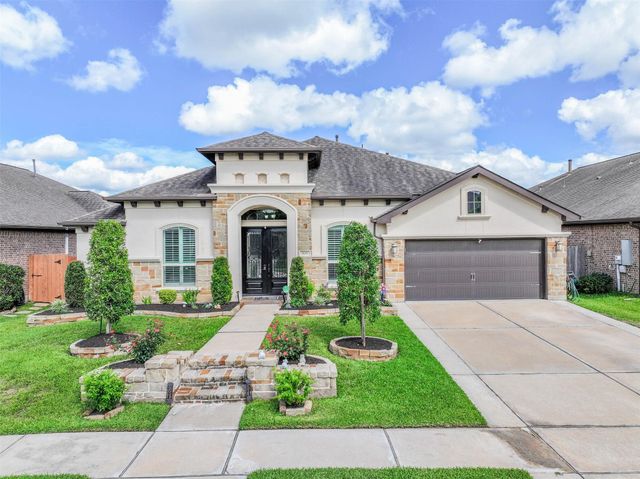 829 Sage Way Lane in Friendswood, Texas
