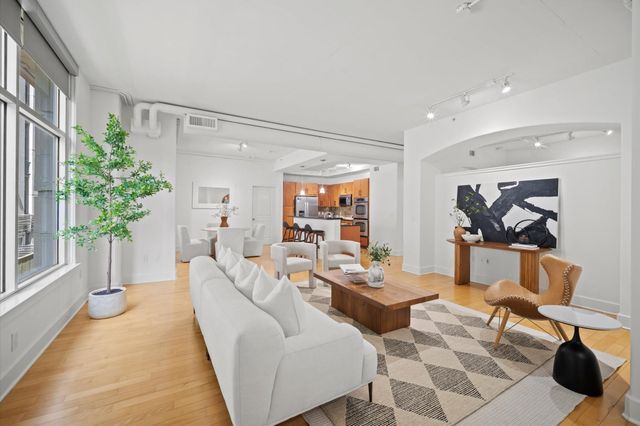 1901 Post Oak, Houston, TX, 77056