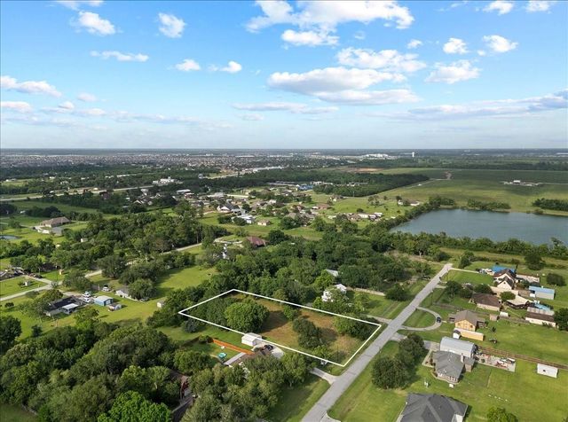 10852 Derrick, Santa Fe, TX, 77510