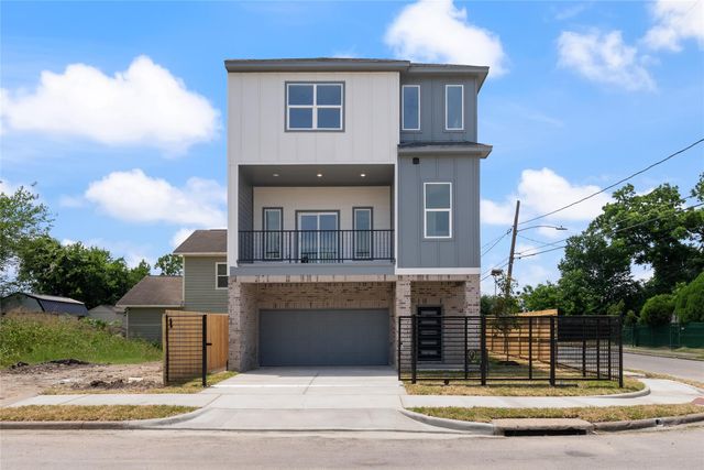  3219 Fontinot St, Houston, TX 77026