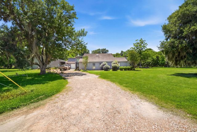  151 Tweedy Ln, Sweeny, TX 77480