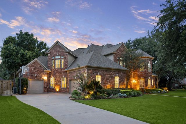 624 Lakeshore Dr, Sugar Land, TX 77478