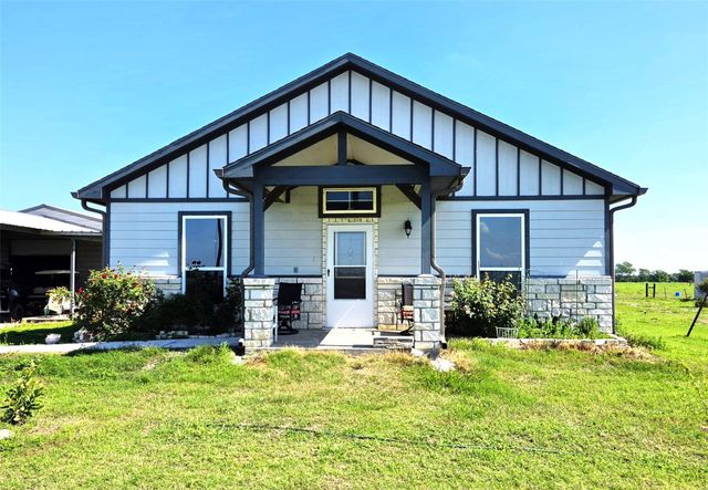  928 County Road 316, Louise, TX 77455