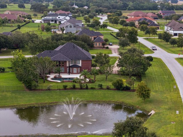  8826 Crown Jewel Dr, Richmond, TX 77469