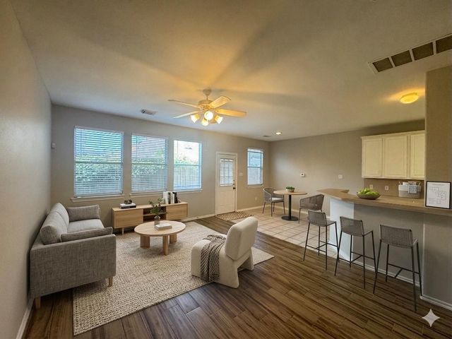 5711 Vinemont, Houston, TX, 77084