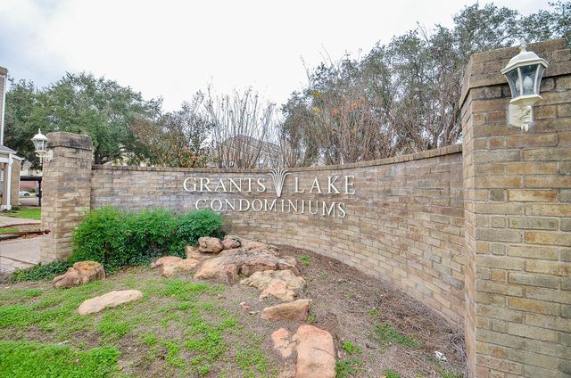  2710 Grants Lake Blvd I-4, Sugar Land, TX 77479