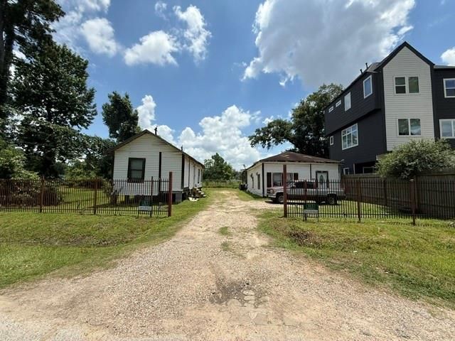5906 Weathersby, Houston, TX, 77091