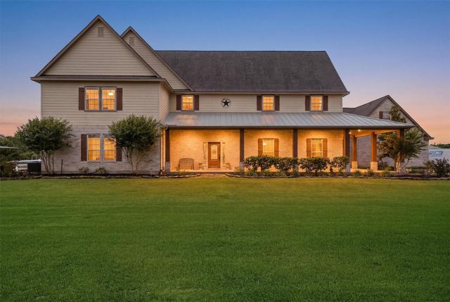  4350 Skylane Dr, Beach City, TX 77523