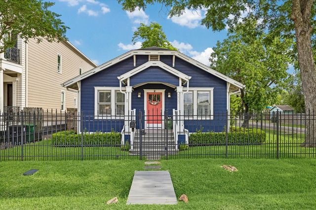 200 26th, Houston, TX, 77008