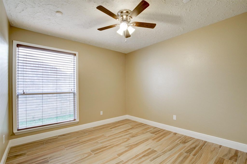 11840 Spring Grove Dr photo 9