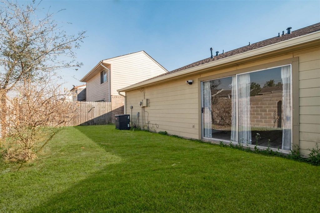 11840 Spring Grove Dr photo 21