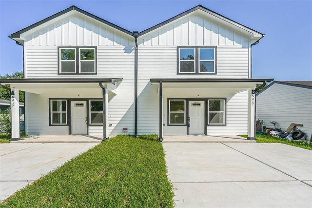 5317 Chennault, Houston, TX, 77033