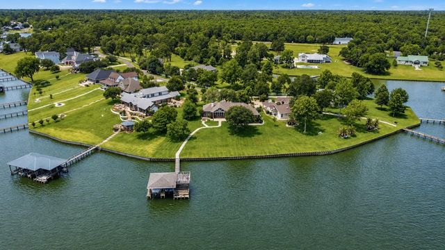  430 Fawn Rd, Livingston, TX 77351