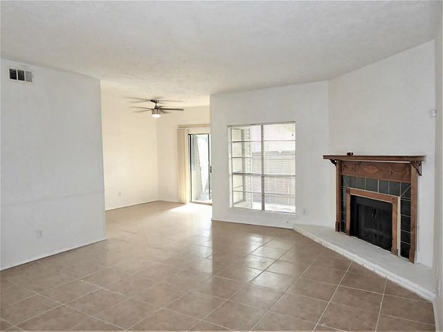  9707 Richmond Ave #67, Houston, TX 77042