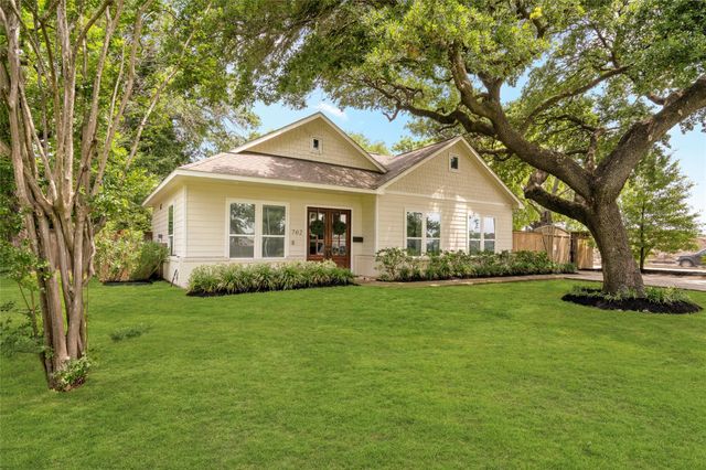 702 W 41st St, Houston, TX 77018