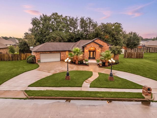 208 Tracy, Angleton, TX, 77515