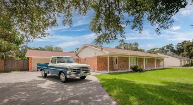 115 Cedar, Lake Jackson, TX, 77566