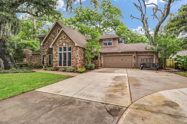 212 Live Oak, Lake Jackson, TX, 77566