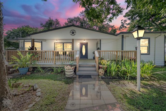  7010 Carter Ave, Hitchcock, TX 77563