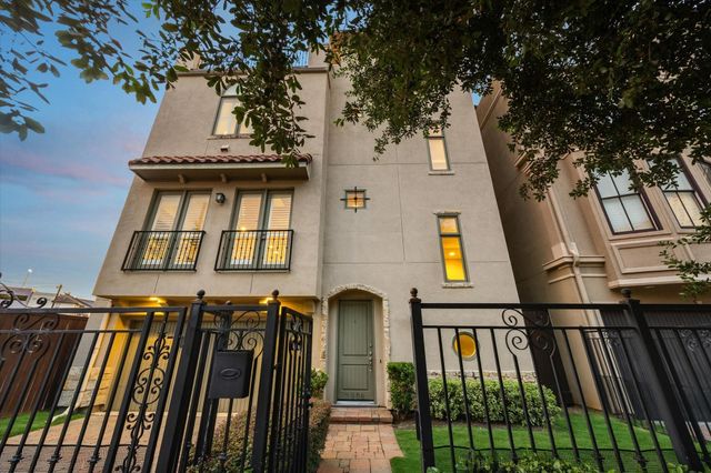 2006 Helena, Houston, TX, 77002