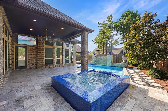  3920 Pinecrest Peak Dr, Spring, TX 77386