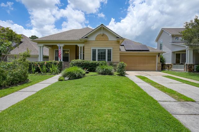  74 Tapestry Park Cir, The Woodlands, TX 77381
