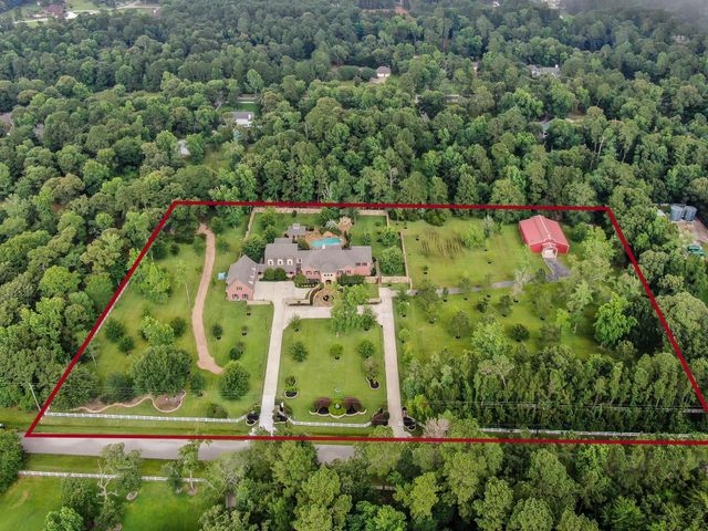  9310 Diamante Dr, Magnolia, TX 77354