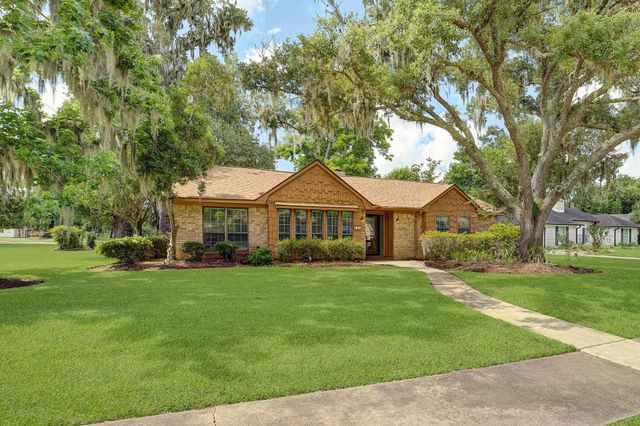 131 Lily, Lake Jackson, TX, 77566