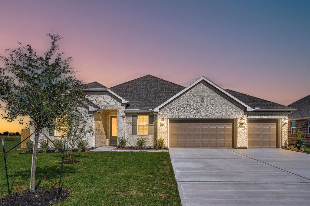 12019 Old Fashion Cir, Mont Belvieu, TX 77535 cover photo. Doors Open Tour advertisement.
