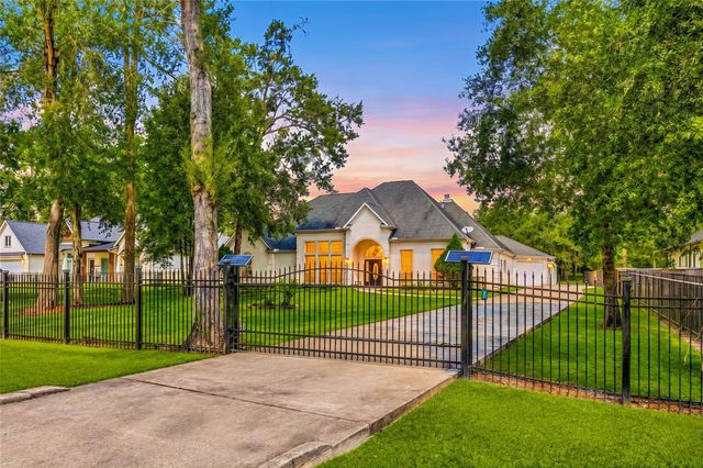  19509 Desna Dr, Porter, TX 77365