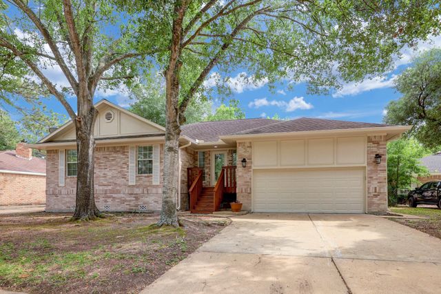  7442 Tall Pines Dr, Houston, TX 77088