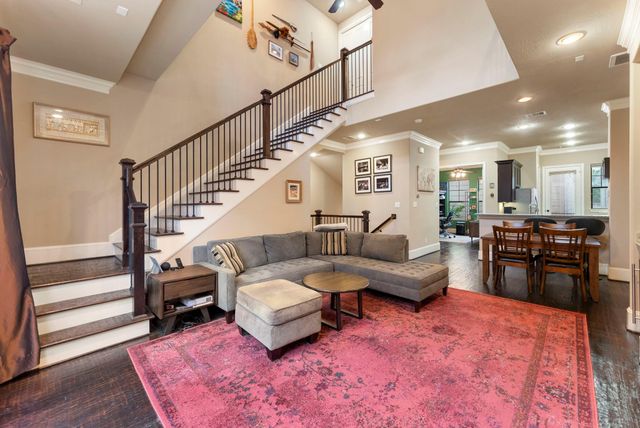  1049 W 22nd St K, Houston, TX 77008