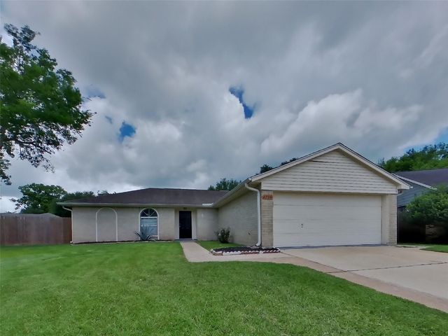 2706 King James, Webster, TX, 77598