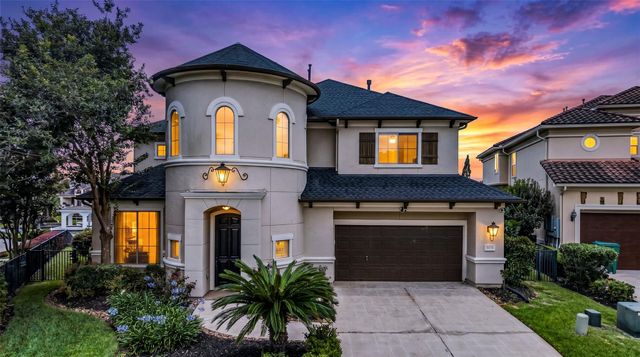 3038 S Island Dr, Seabrook, TX 77586