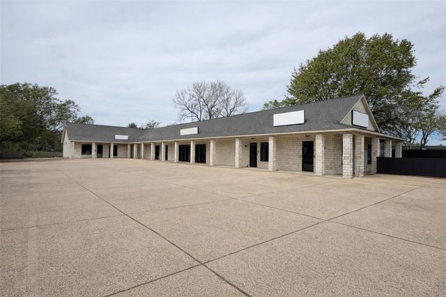 2100 Sam Houston, Huntsville, TX, 77340