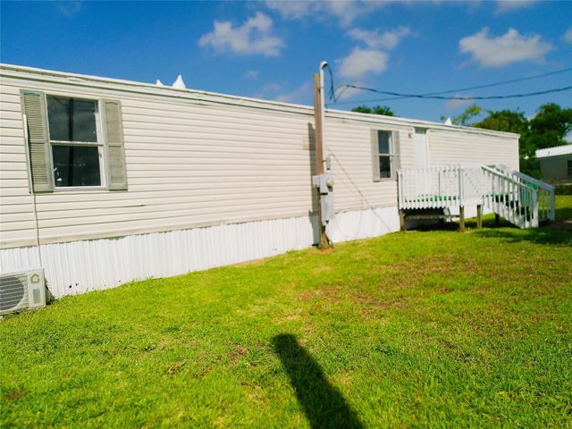  2501 Mcdonald Rd, Oyster Creek, TX 77541