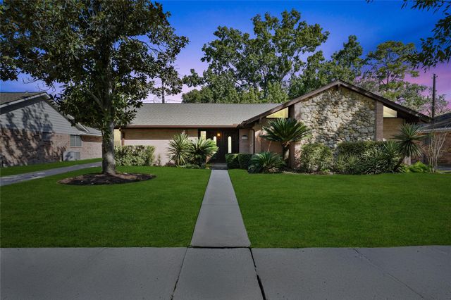 5830 Yarwell, Houston, TX, 77096
