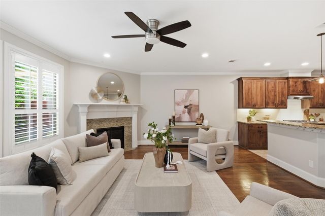 233 26th, Houston, TX, 77008
