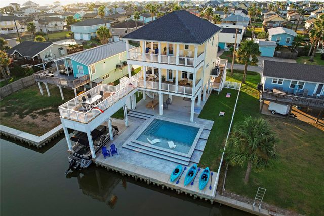  16515 Nassau Way, Jamaica Beach, TX 77554