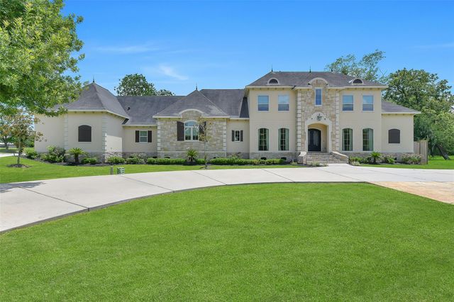  2901 Green Tee Dr, Pearland, TX 77581