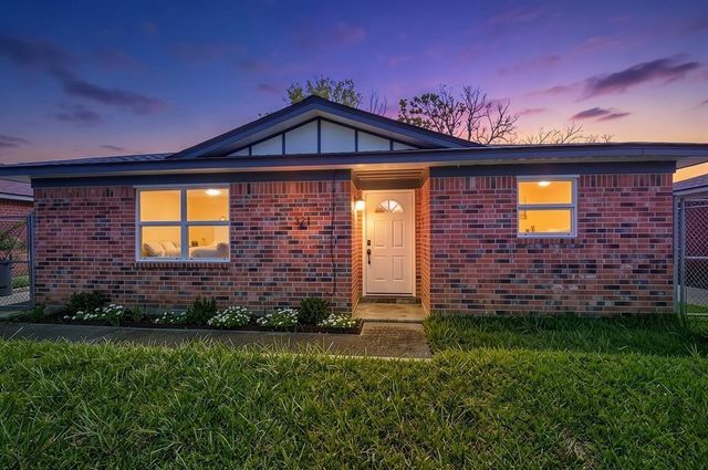 321 Brownell, La Porte, TX, 77571