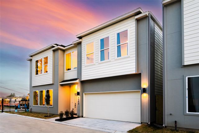  8903 Knoll Branch Dr, Houston, TX 77080