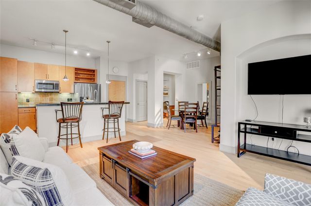 1901 Post Oak, Houston, TX, 77056