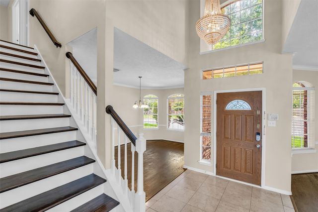  12018 Natural Bridges Ln, Sugar Land, TX 77498