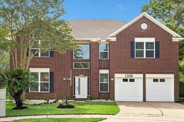  1306 Hunter Wood Dr, League City, TX 77573