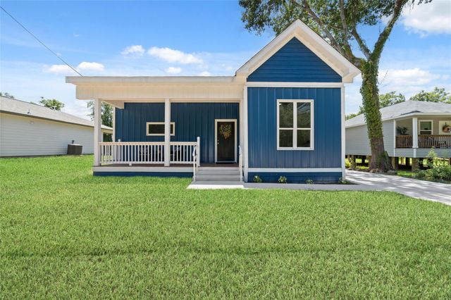  401 W A St, Eagle Lake, TX 77434