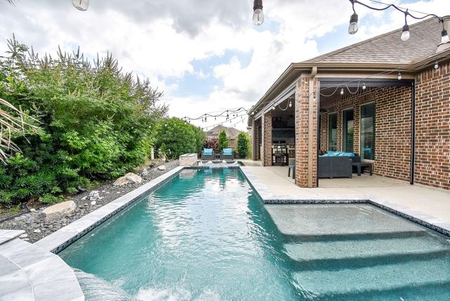 9214 Holloway Cliff Ln, Cypress, TX 77433