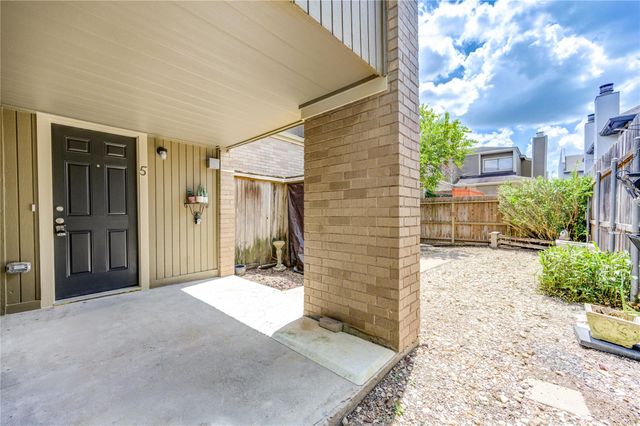 1920 Augusta, Houston, TX, 77057